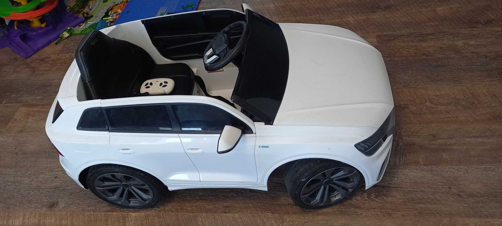 Masina electrica pentru copii Audi Q8