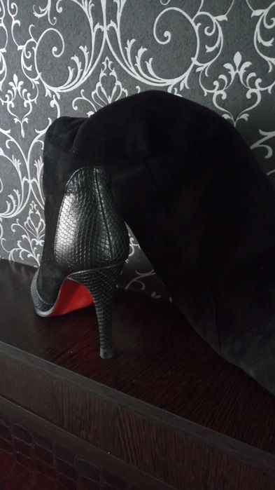 Продам высокие сапоги