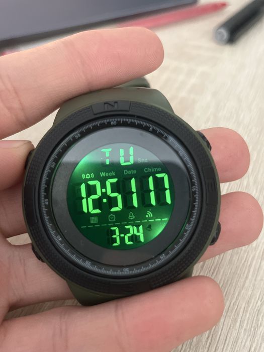 Часы кварцевыеее