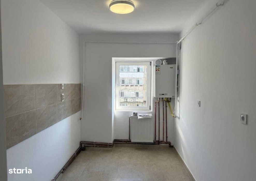 Etaj 4/10 - 2 camere decomandat - renovat - liber - Dacia