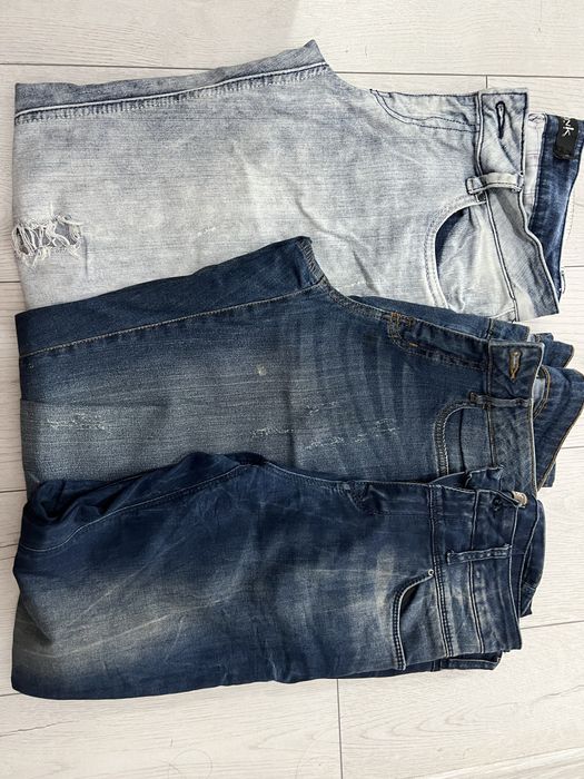 Осем чифта дънки за 15 лева