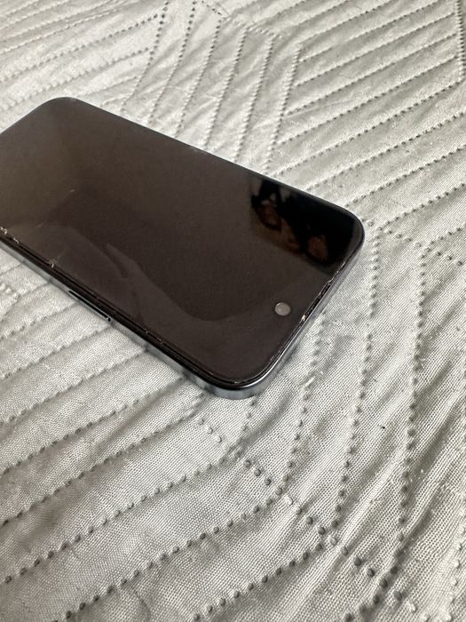 Продавам IPHONE 15 PRO