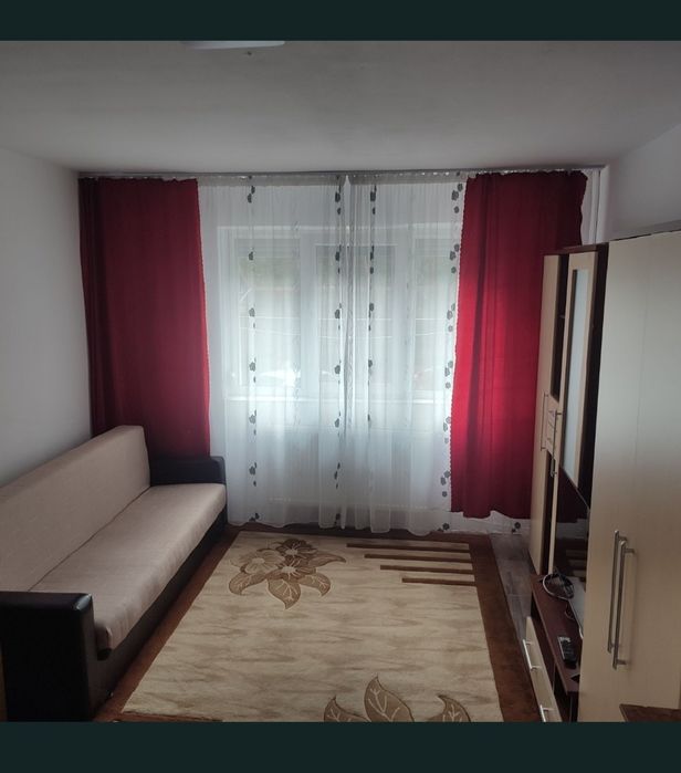 Închiriez garsonieră str. Corneliu Coposu