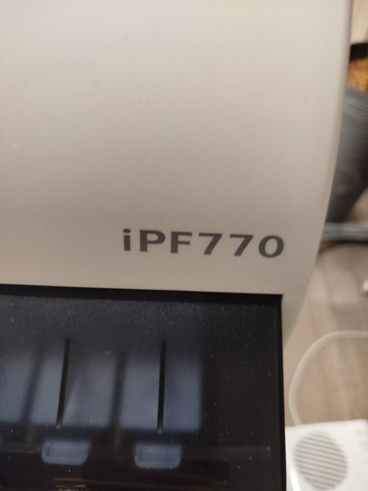 Продам плоттер Canon iPF 770