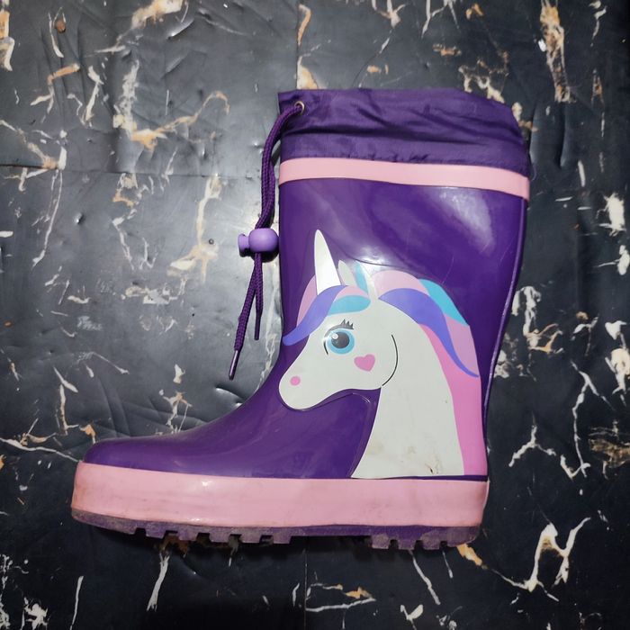 Продаю резиновые сапоги единорог