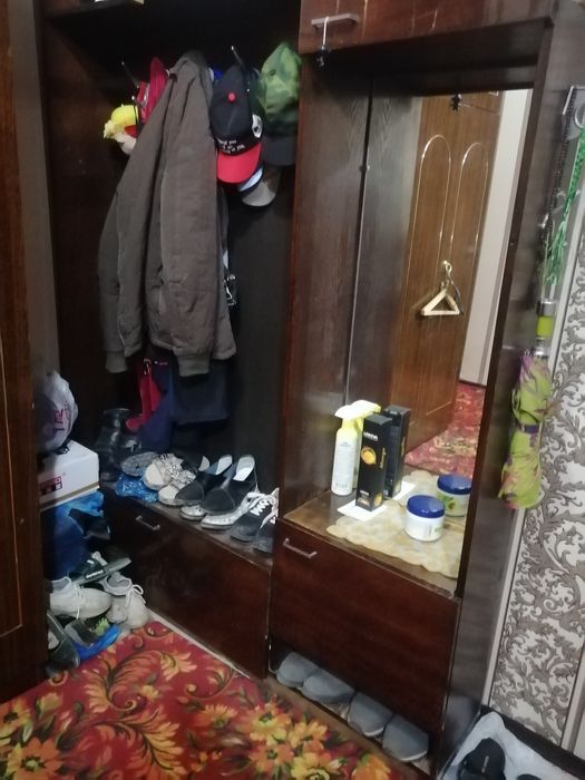 Мебель прихожка с зеркалом и трюмо зеркалом 200.000
