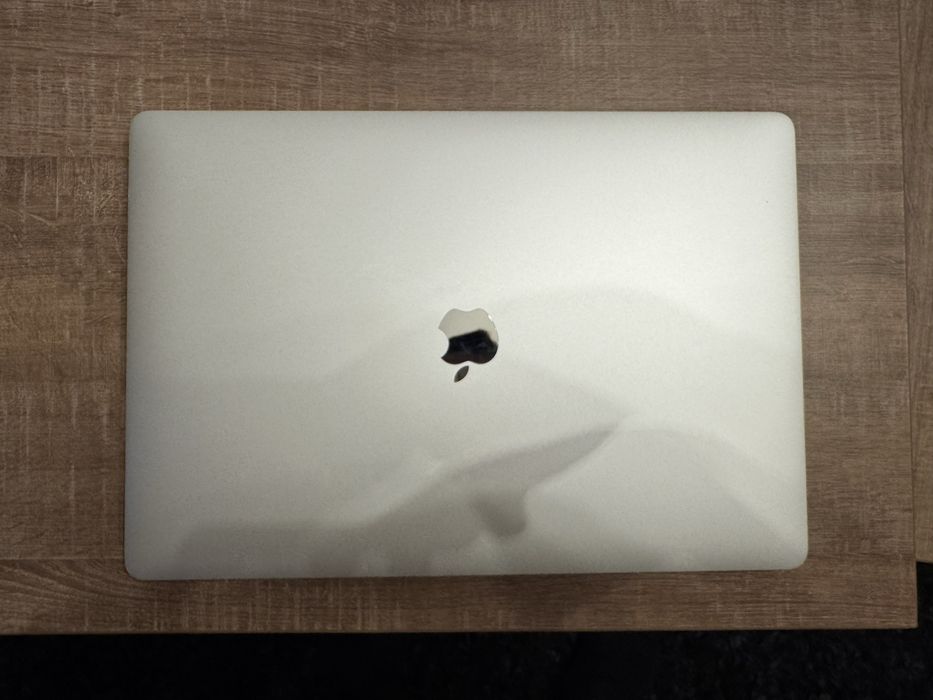 Apple MacBook Pro 16” 2019 i7 , 16gb Ram