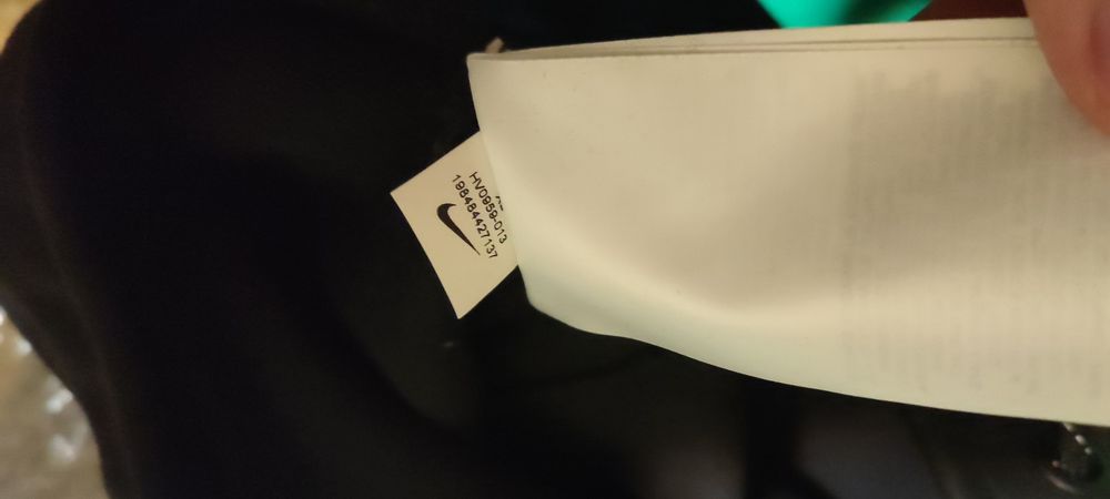 Oferta Trening NIKE TECH culoare unicat nu se mai găsește marimea L , XL model deosebit nou editie limitată