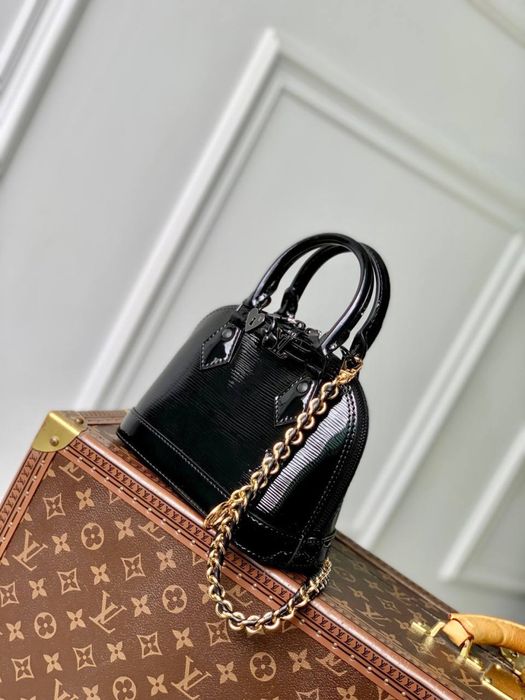 Geanta Louis Vuitton Alma Nano