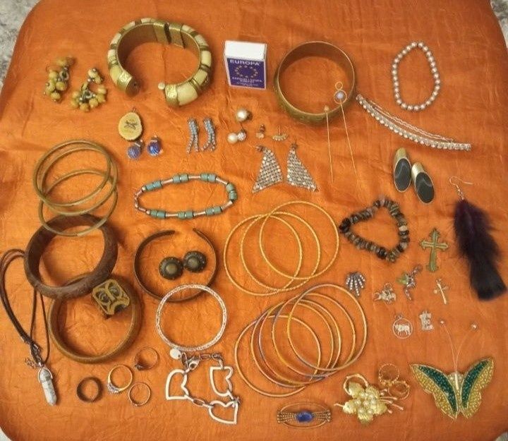 Различни видове и модели бижута