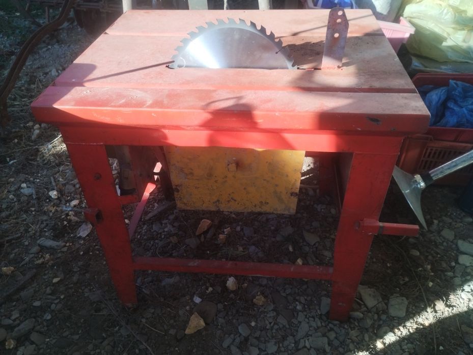 Circular electric motor 220
