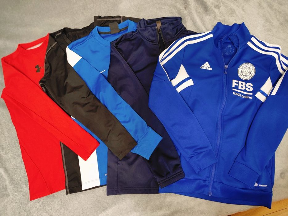 Lot hanorace sport măr. 152