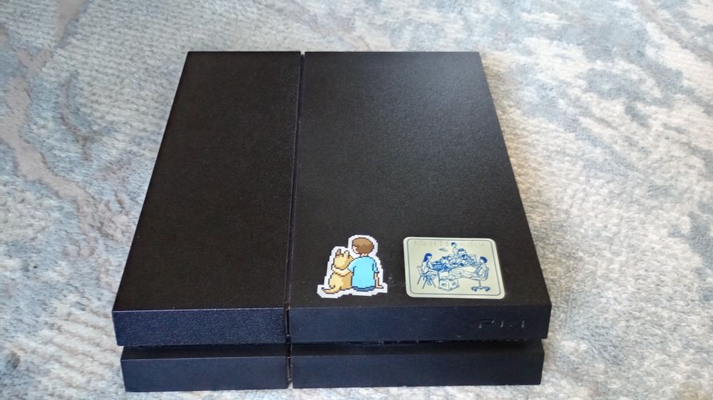 Продам PlayStation4