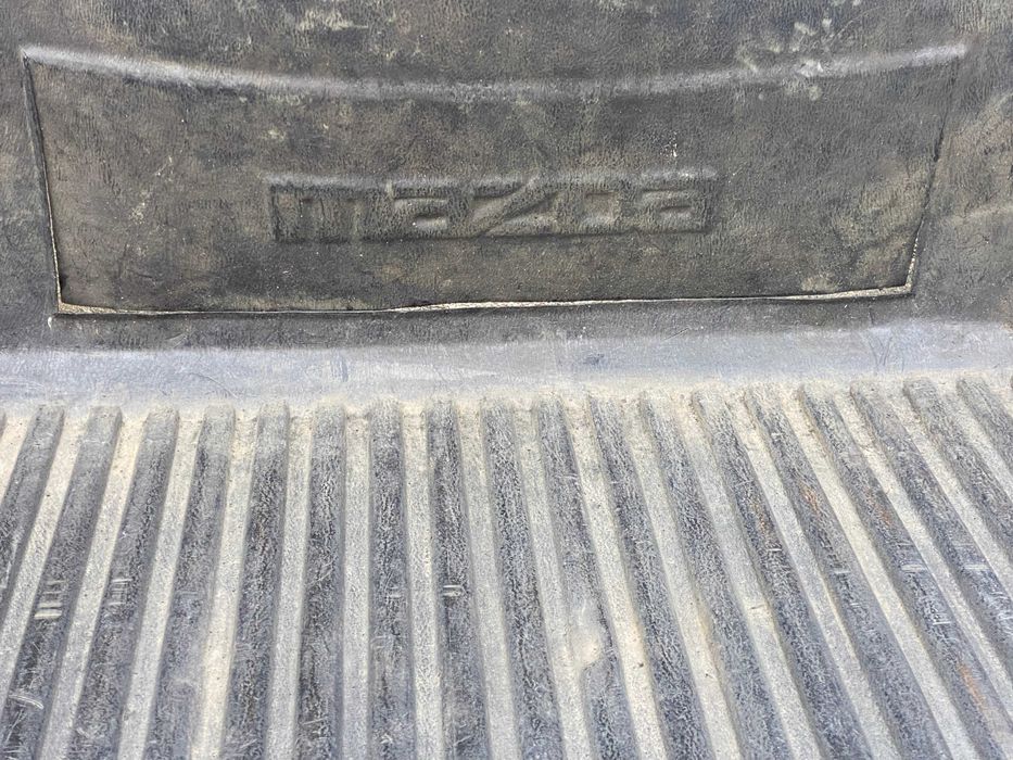 Capitonaj bena Mazda B 2500