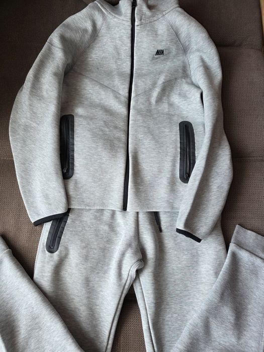 Спортен екип Nike Tech