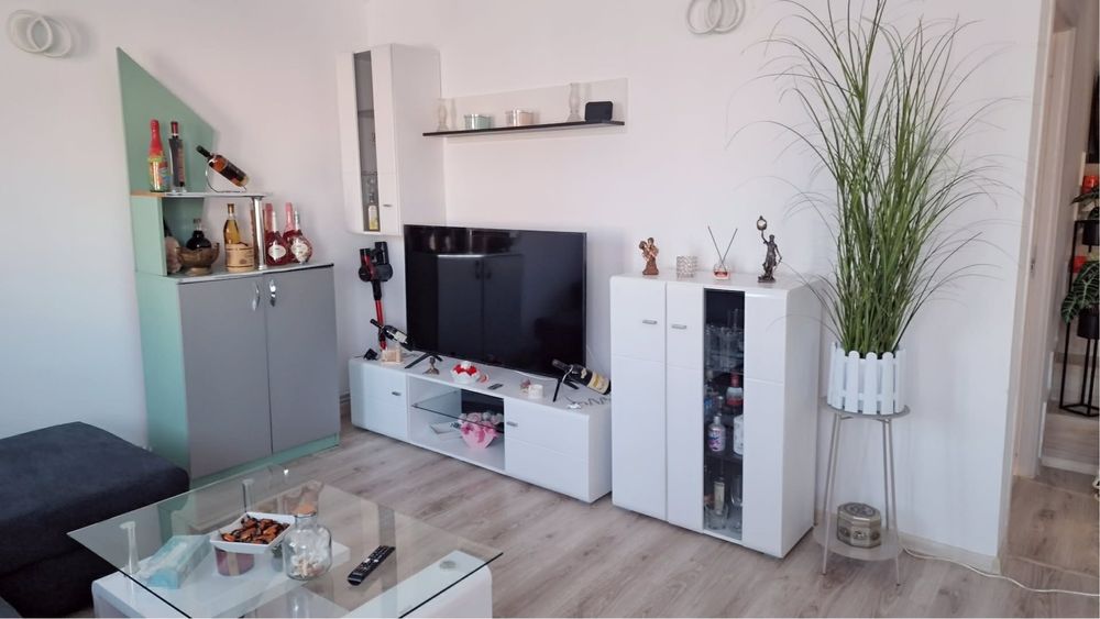 Inchiriem camere într-o casă privată/toată casa în Craiova