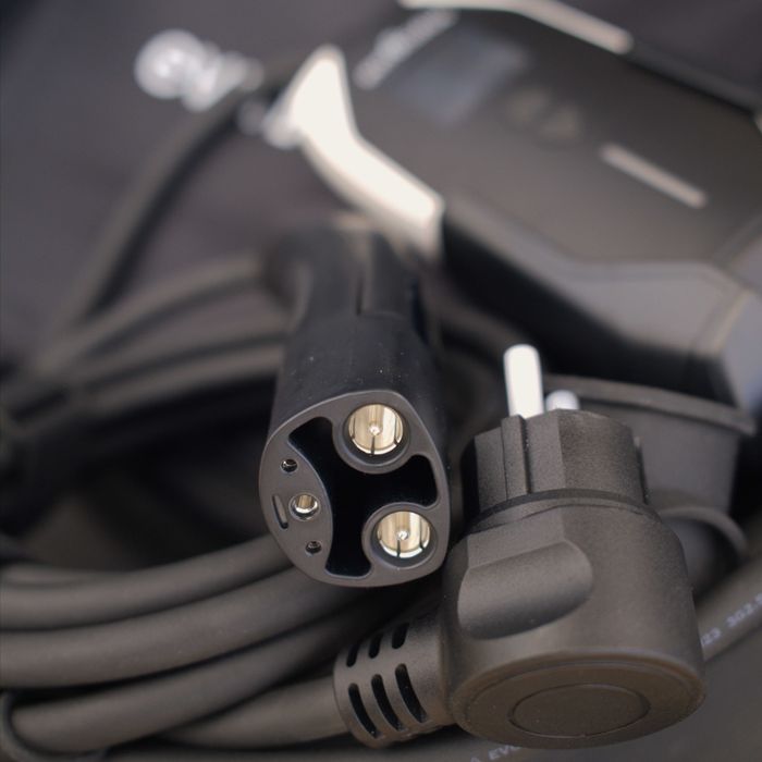 3.7 кВт Зарядна Станция за Тесла Зарядно NACS Tesla 8-16A (WiFi+App)