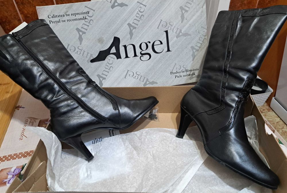 Cizme de damă din piele