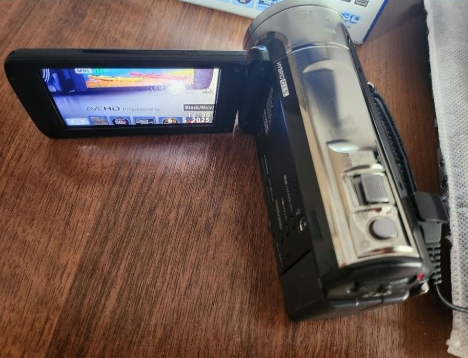 Продаётся видеокамера