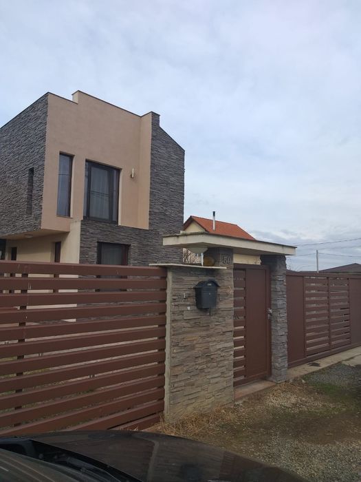 Proprietar Vând casă individuală P+E