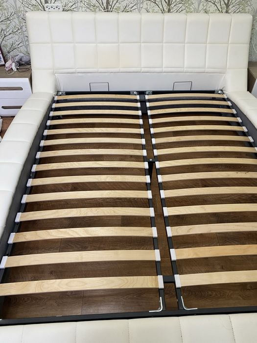 Срочно! Продам двухспальную кровать