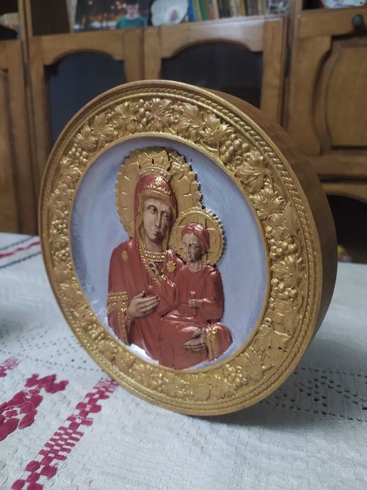 Icoana sculptate in lemn