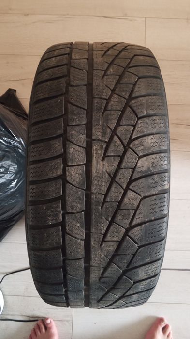 Продам шину летнюю размер 245/45/18