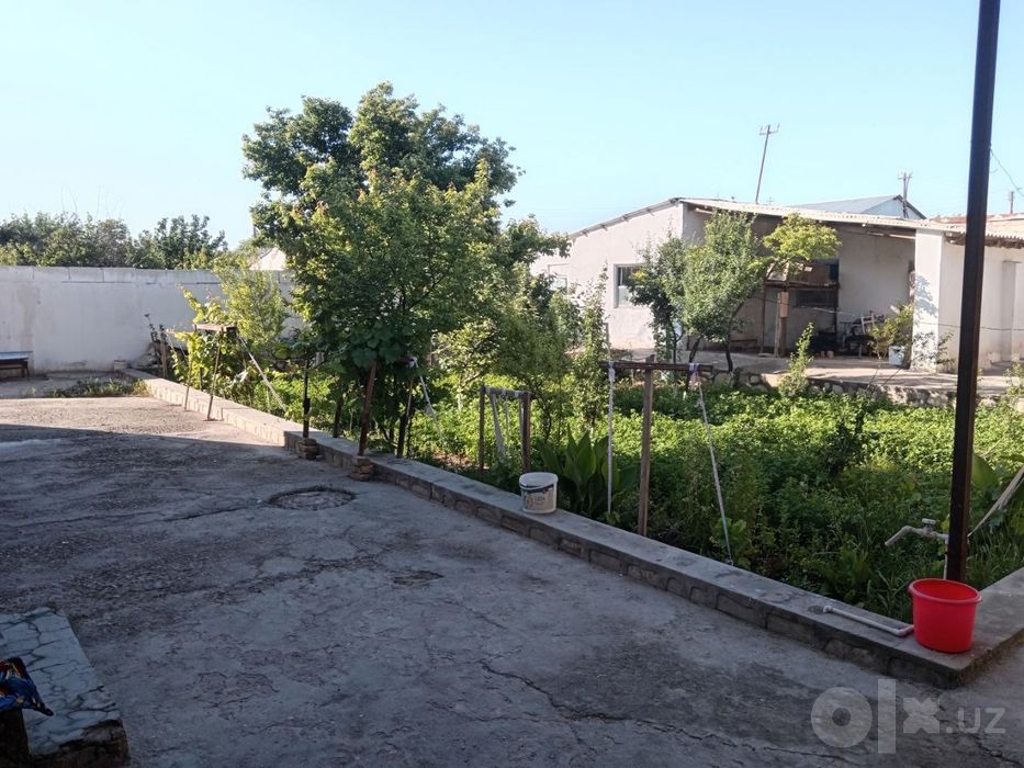 Qorovulbozor UY SOTILADI  55000 dollor