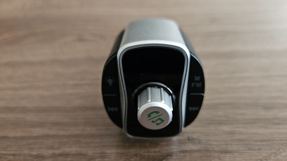 BC67 Car handsfree transmitter с бързо зарядно и волтметър
