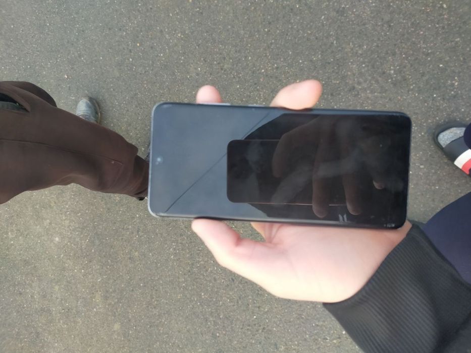 Телефон Samsung s20