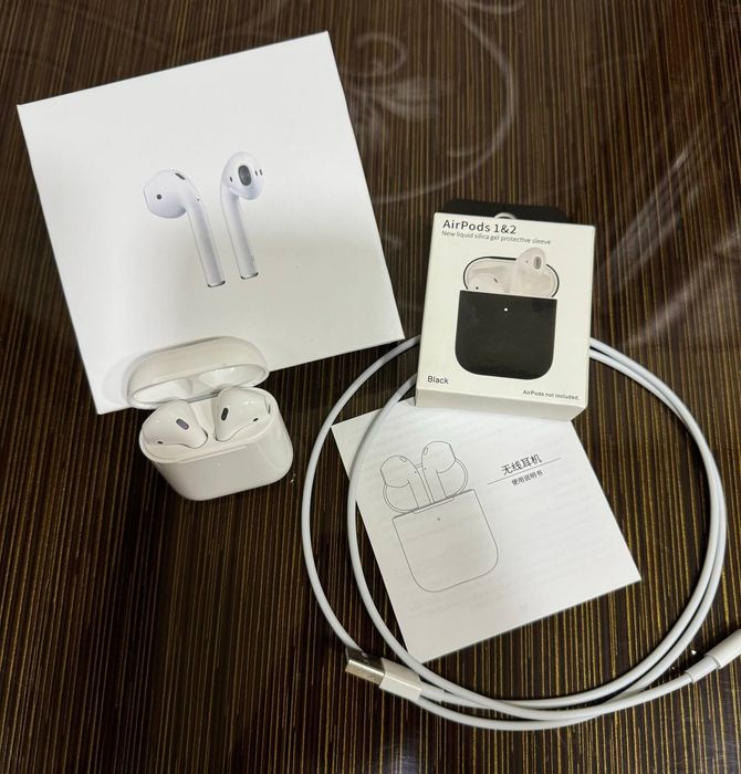 Aerpods (без проводной наушники + с чехлом.