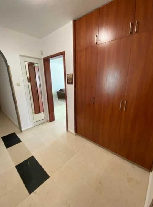 Дава се под наем Тристаен апартамент в София, Център - 126 кв.м за 1200 € - Снимка #8