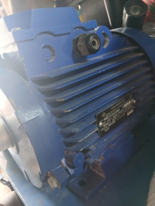 электродвигатель продам
Модель: АДМ90L4У2 (Уралэлектро)
