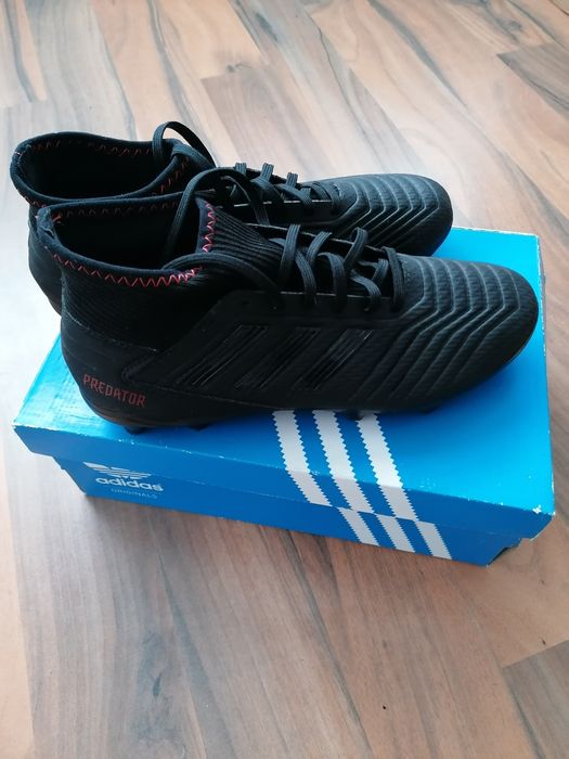 Футболни бутонки Adidas Predator