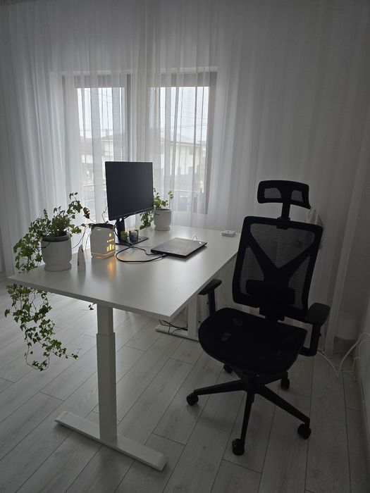 Birou electric Ikea 140×80  + scaun