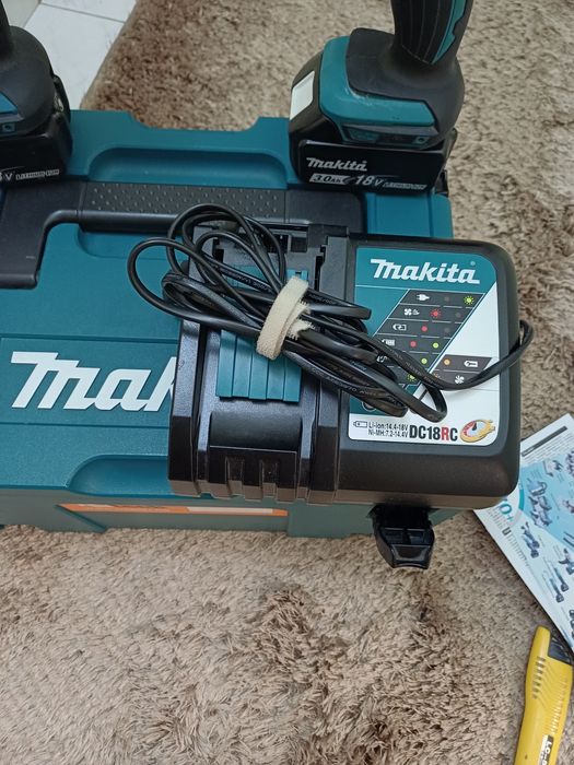 Makita винтоверт и Гайковерт , куфар , 2 батерии , Зарядно