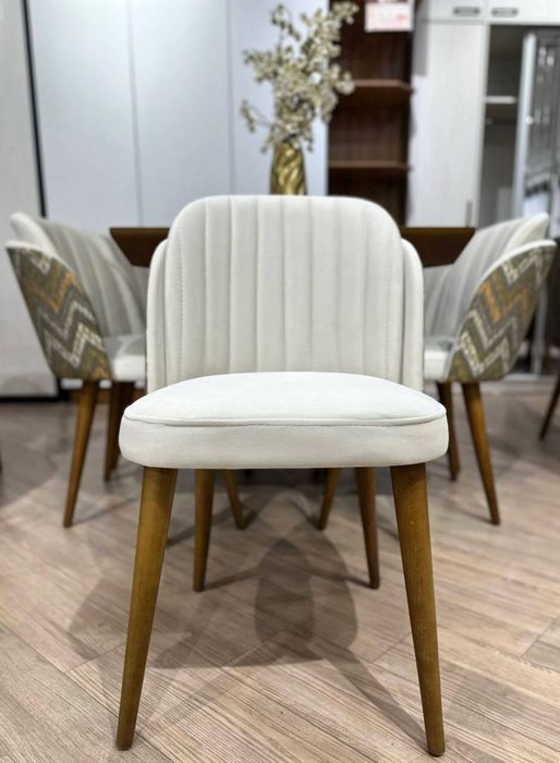 Стол со стульями на скидке!