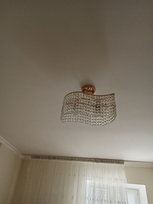 Люстра   продам.