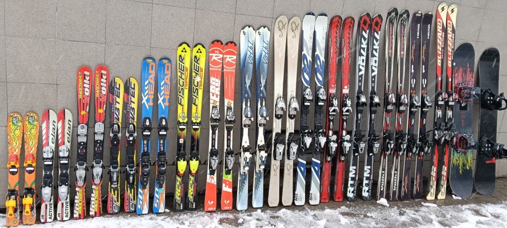 Продавам сноубордове,обувки, ски, калъфи  от Швейцария