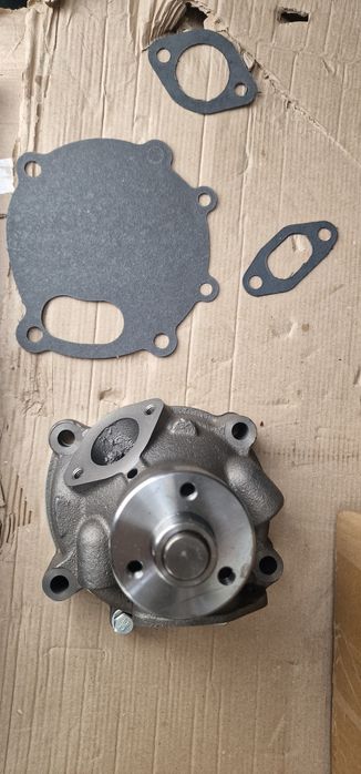 Pompa apa tractor fiat 250 și fiat 300 preț 550 lei se poate trimite p
