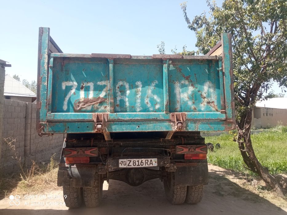 Yurib turgan moshina