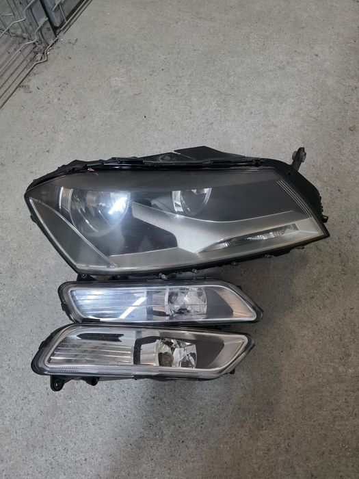 Far dreapta original, proiectoare ceață originale.