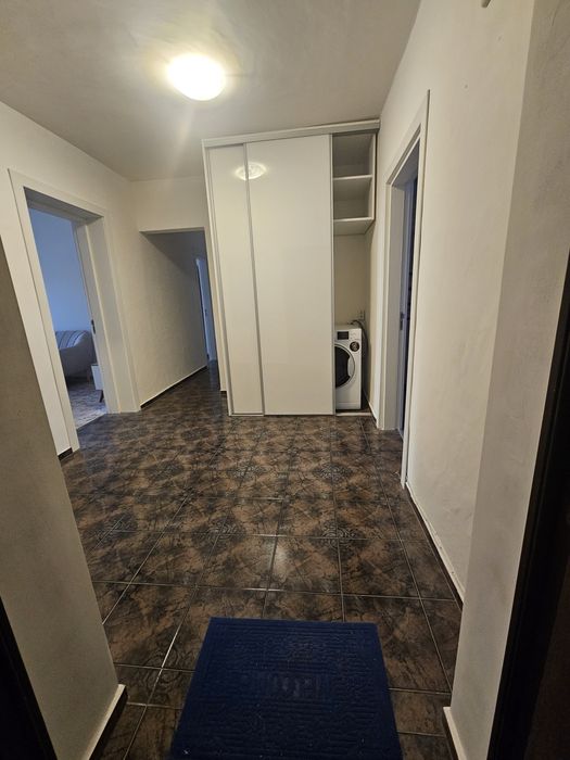 Под наем тристаен апартамент Спортна зала