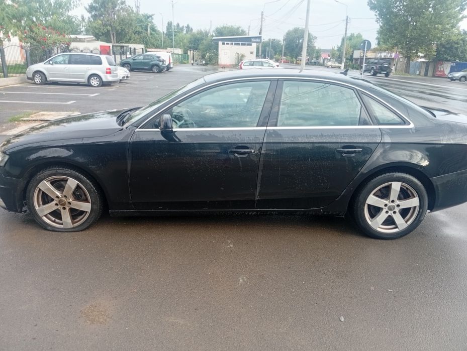 Vând audi A4 b8 2011