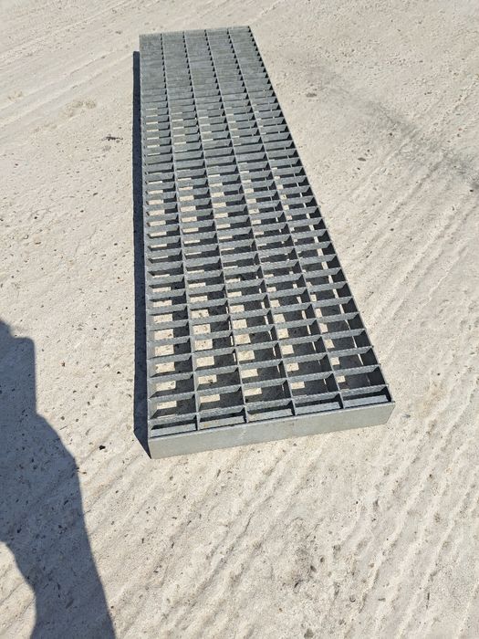 Trepte zincate la diferite dimensiuni debitam la dimensiunea dorită de