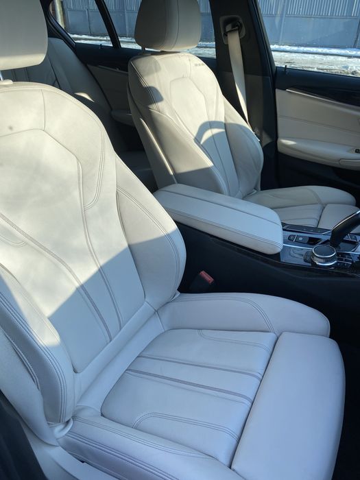 BMW Seria 5 530e iPerformance Aut. Luxury Line