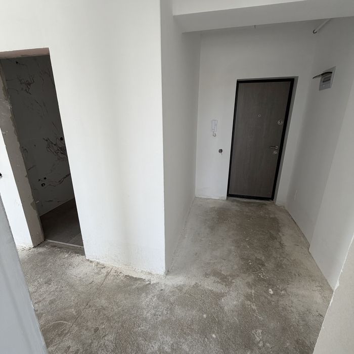 Apartament 3 camere , 2 bai, parter