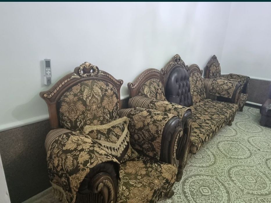 Диван кресло почти новый