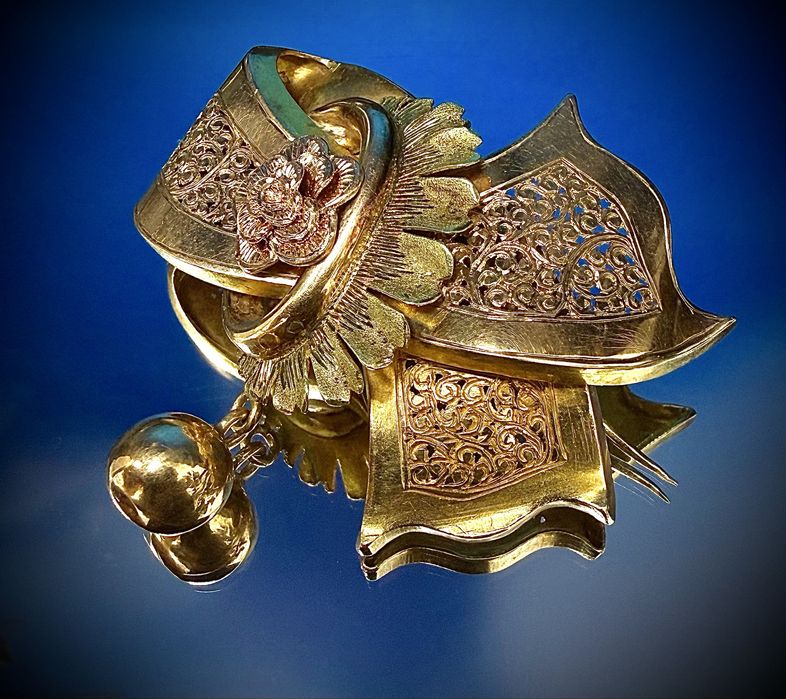 Антикварная брошь!