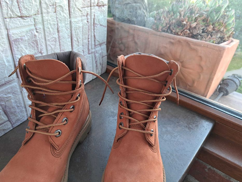 дамски зимни обувки,боти,кубинки,ном39,Timberland